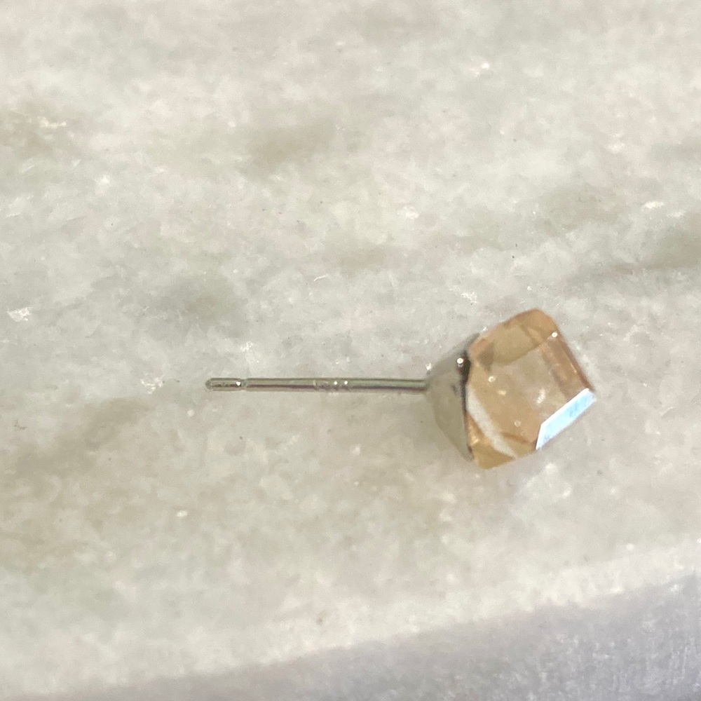 Sterling Silver 925 Amber Brown Glass Crystal Stud Earrings - Picture 9 of 9
